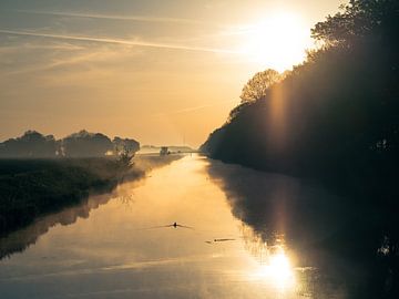 Magische ochtend aan de rivier van Martijn Tilroe