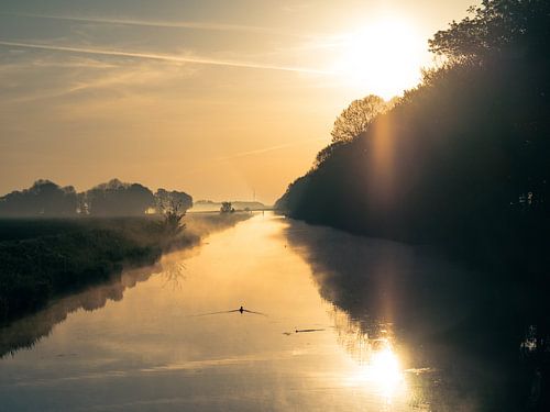Magischer Morgen am Fluss