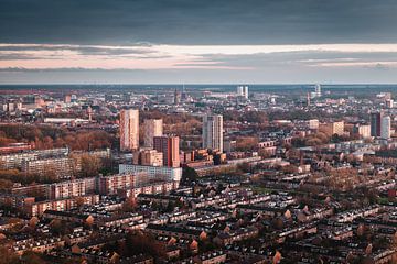 Skyline von Groningen mit Paddepoel von Harmen van der Vaart
