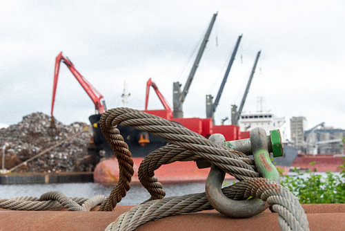 Ropes, steel and shipping