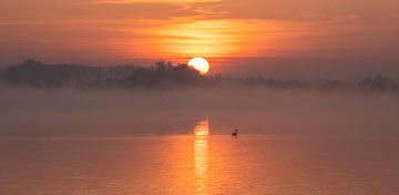 Sunrise at the lake 3. by Bart Ceuppens