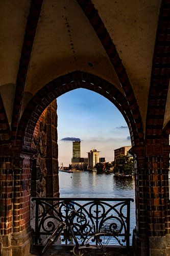 Oberbaumbrücke blik op de Spree