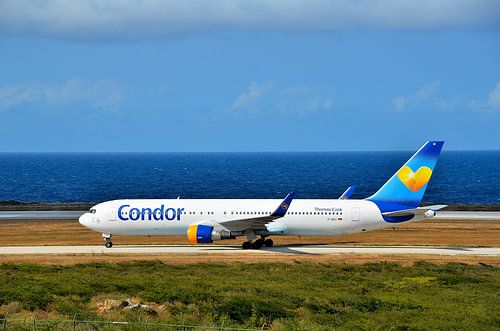 Vliegtuig van Condor geland in Curaçao