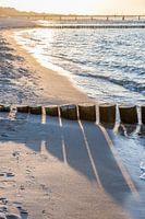 Kribben op het strand van Zingst, Oostzee