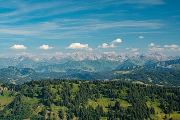 Blick auf den Großen Widderstein und Hohen Ifen von Leo Schindzielorz