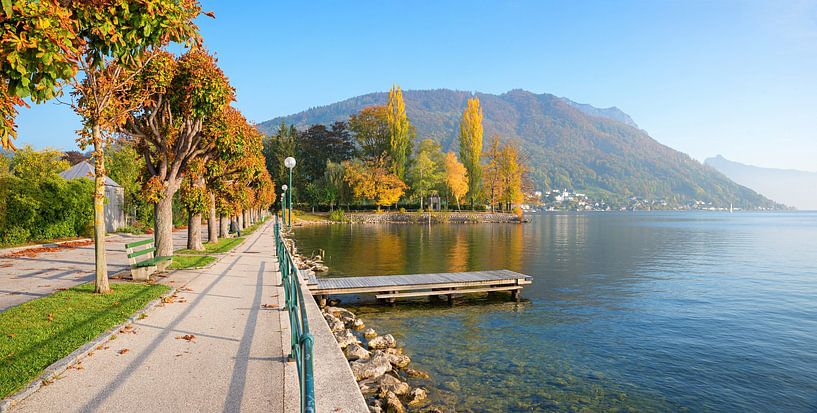 promenade au bord du lac Traunsee,  Gmunden, Autriche par SusaZoom