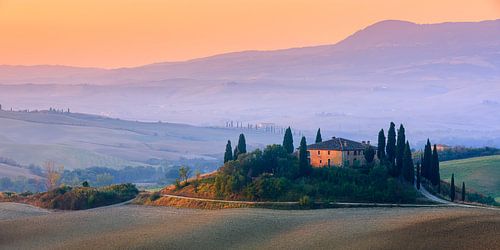 Panoramafoto zonsopkomst bij Podere Belvedere