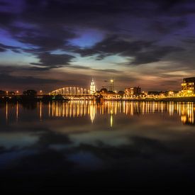 Deventer bei Nacht, Skyline mit IJssel, Juni 2014 von Jan Haitsma