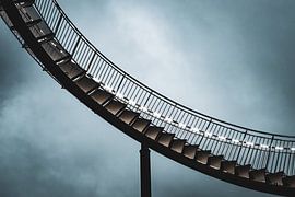 Steel in motion by Jenny Kambeck