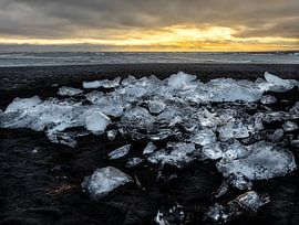 Diamonds on the beach by Nildo Scoop