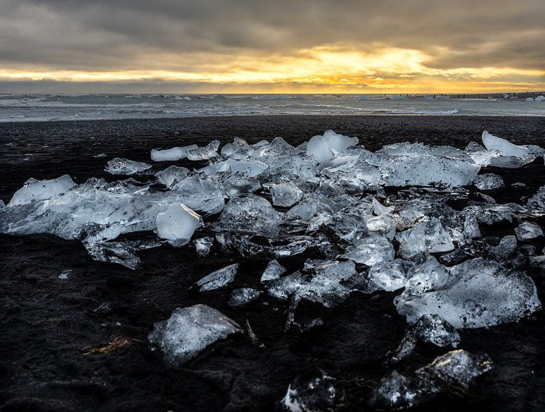 Diamonds on the beach by Nildo Scoop