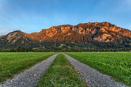 Alpenglühen auf dem Tegelberg von Uwe Ulrich Grün