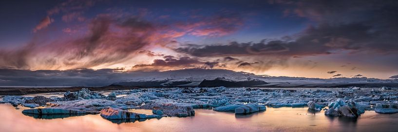 Lagune mit Eisbergen am Gletscher auf Island. von Voss Fine Art Fotografie