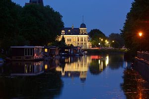 Merwedekanaal met Koninklijke Nederlandse Munt in Utrecht van Donker Utrecht