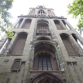 Domtoren van onderaf van Jeroen Schuijffel