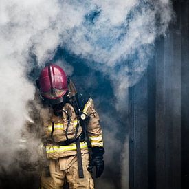 Brandweerman, firefighter, kleur van Desiree Tibosch