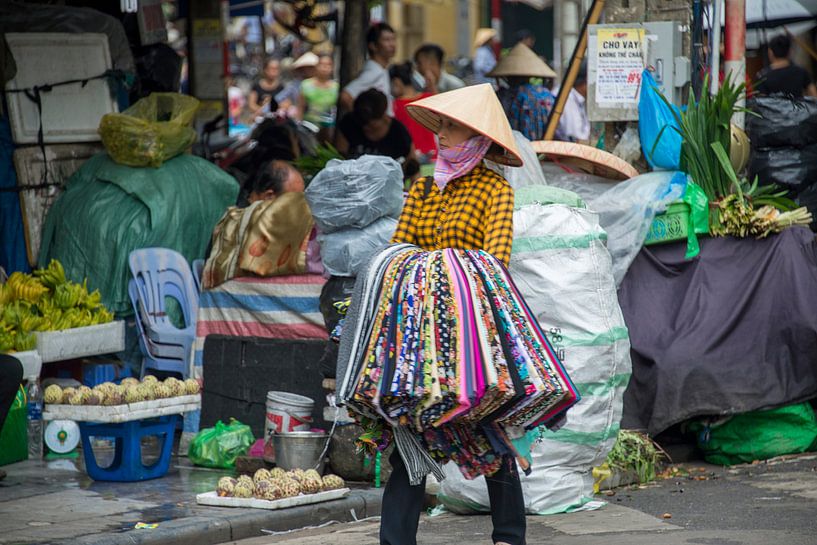 Markt in Vietnam van Bram de Muijnck
