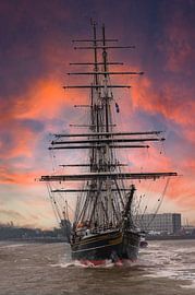 Zijljacht De Amsterdam with the king on board. by Brian Morgan
