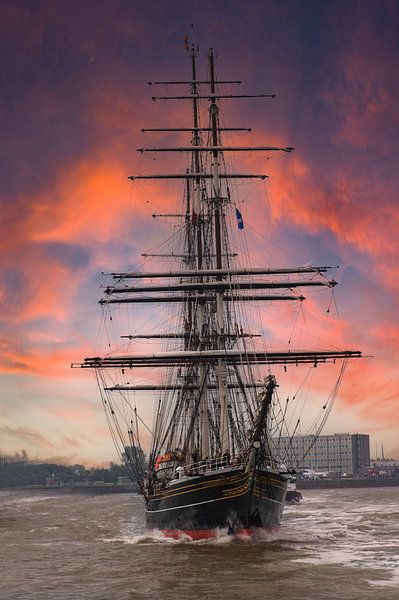 Zijljacht De Amsterdam with the king on board. by Brian Morgan
