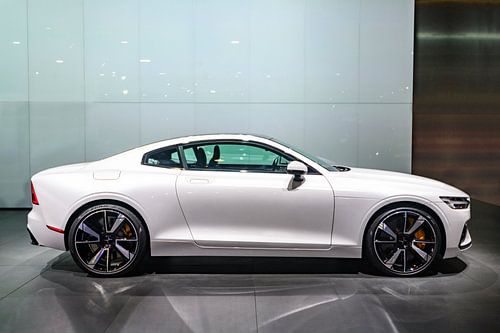 Polestar 1 hybride sportwagen coupé in het wit