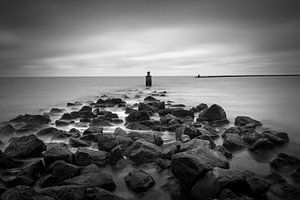Balise à Brouwersdam Zeeland en noir et blanc