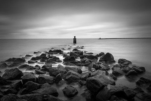 Baken bij de Brouwersdam Zeeland in Black & White