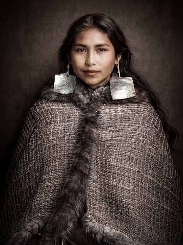 Porträt eines indianischen Mädchens vom Stamm der Kwakwaka