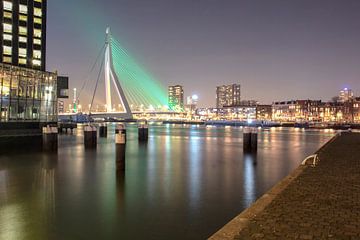Erasmusbrug Rotterdam van Tom Hengst