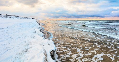 Côte de la mer Baltique en hiver