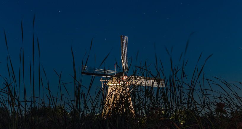 Doorkijk by Peter van Eijk