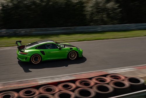 They see me rolling - green Porsche