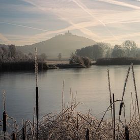 Frosty silence at the lake: Wachsenburg Castle at dawn in winter by Christian Möller Jork