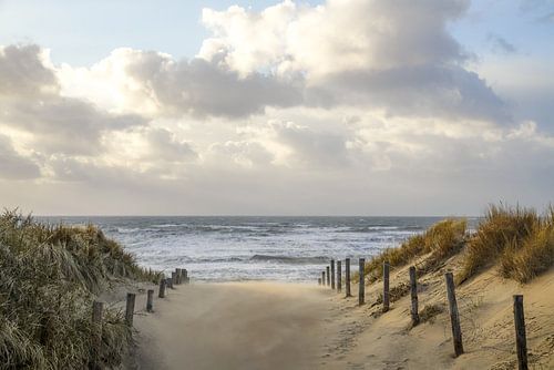 Strand, zee en zon op een stormachtige avond!