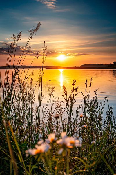 Coucher de soleil sur le lac par Poster Art Shop
