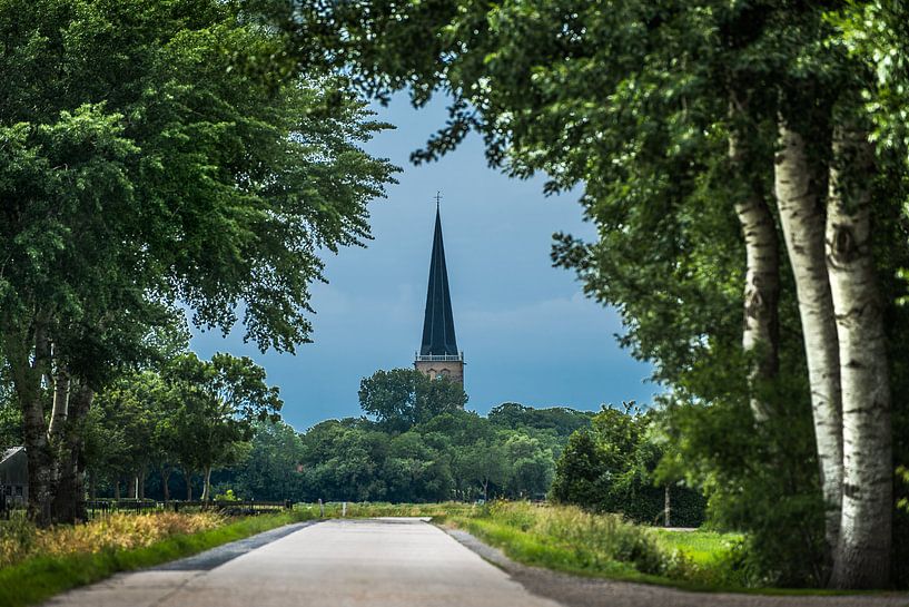 Blick durch die Spitzkirche des friesischen Dorfes Tzum von Harrie Muis