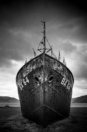 Stranded boat in Iceland