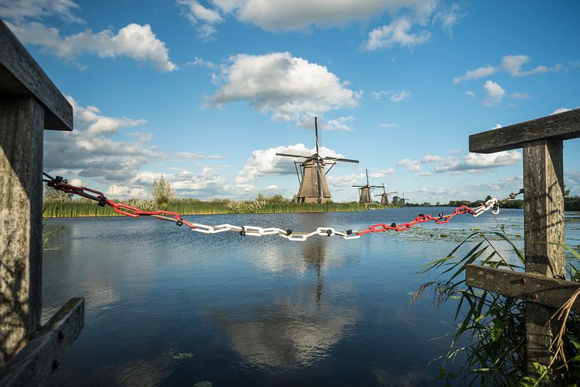 Kinderdijk in holland by Marcel Derweduwen