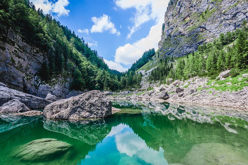 Turquiose meer in de Triglav national park van Slovenië  van Nick Chesnaye