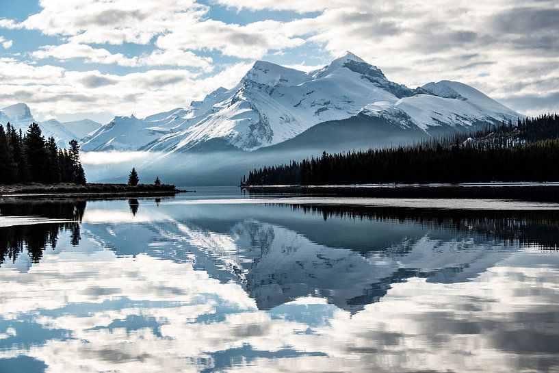 Maligne Lake im Jasper National Park von Suzanne Brand