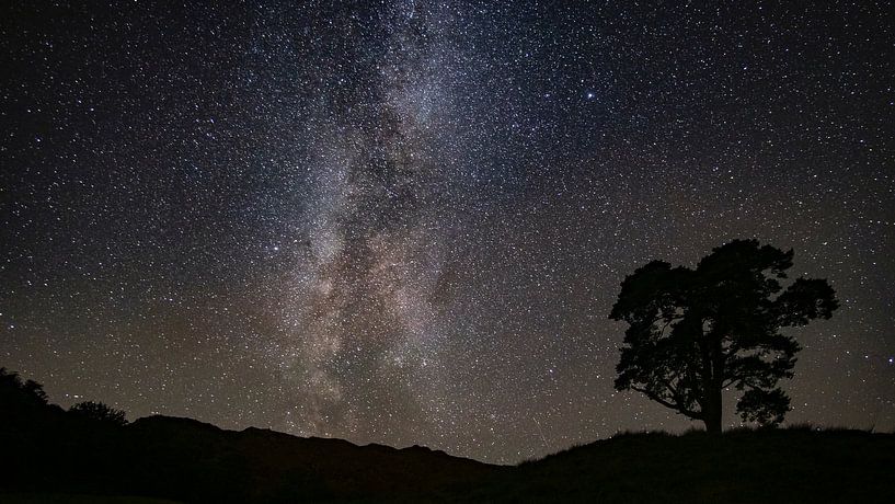 The galaxy manifests itself in a clear night by Fred Louwen