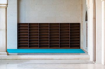 Shoe cabinet in the Namazgah mosque by Werner Lerooy