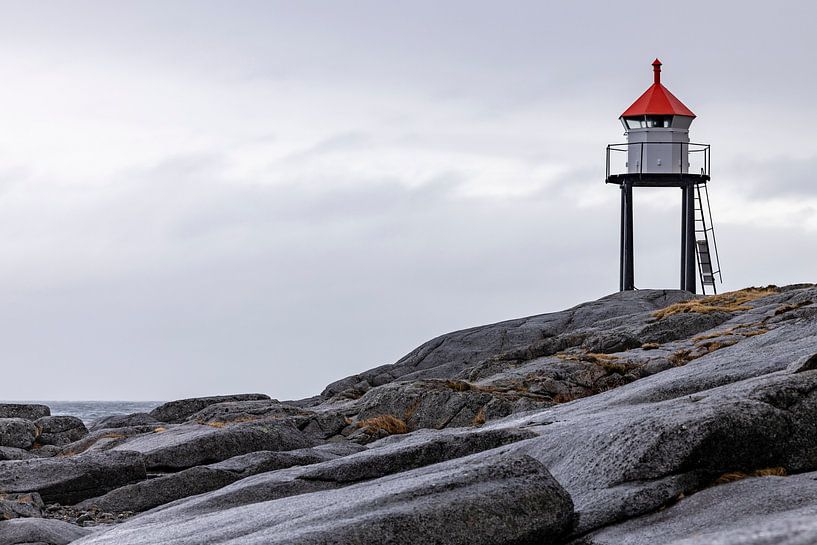Vuurtoren op Lofoten van Frank Pietersen