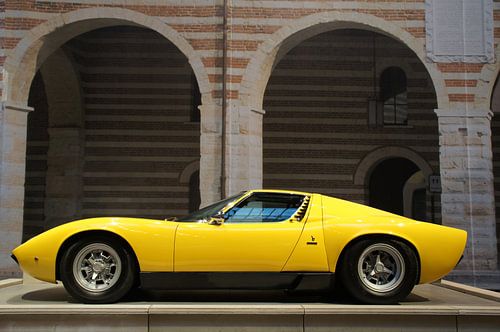 Lamborghini Miura SV jaune supercar oldtimer
