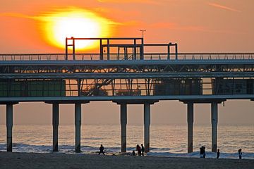 Sonnenuntergang an dem Pier in Scheveningen