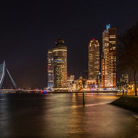 Die Skyline von Rotterdam bei Nacht von Catstye Cam / Corine van Kapel Photography