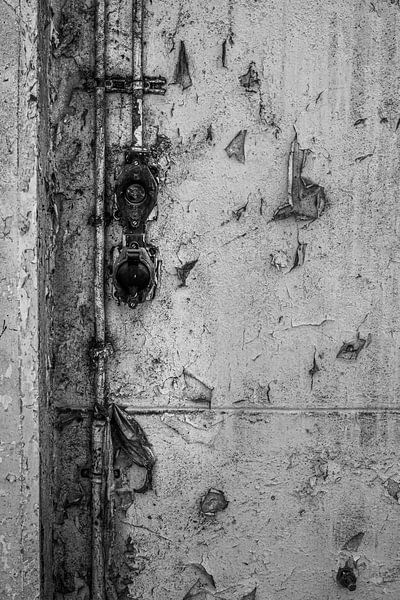 outlet expired factory urbex by Martzen Fotografie