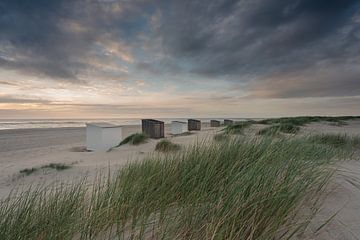 Strand huisjes in de duinen van Jolanda de Leeuw