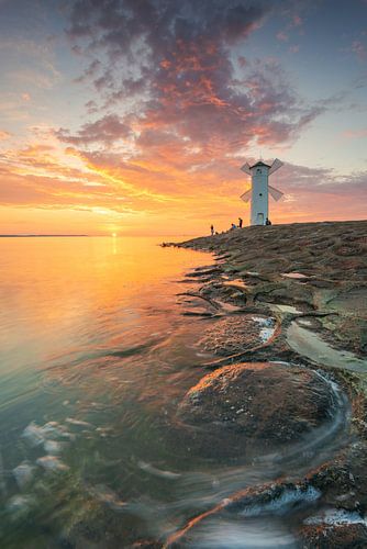 Swinoujscie Molen Baken bij zonsondergang