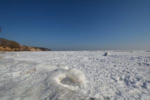 Eisschollen am Südstrand in Göhren, zugefrorene Ostsee, Rügen
