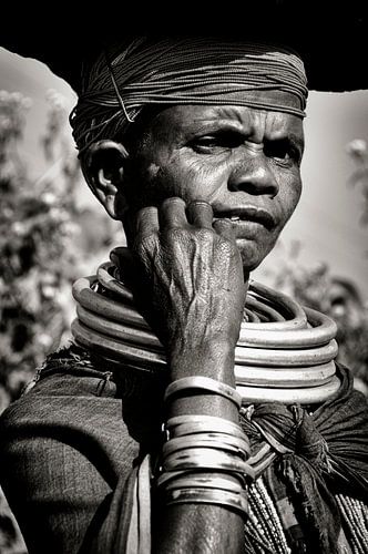 Femme membre de la tribu Bonda.